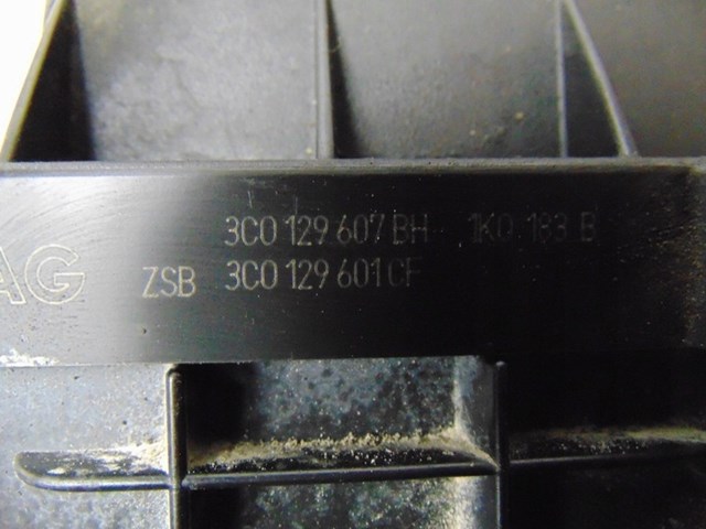 VAG 3C0129607BH Caja del filtro de aire  en stock Salamanca