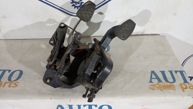 MERCEDES A9012902416 Pedal embrague  en stock Salamanca