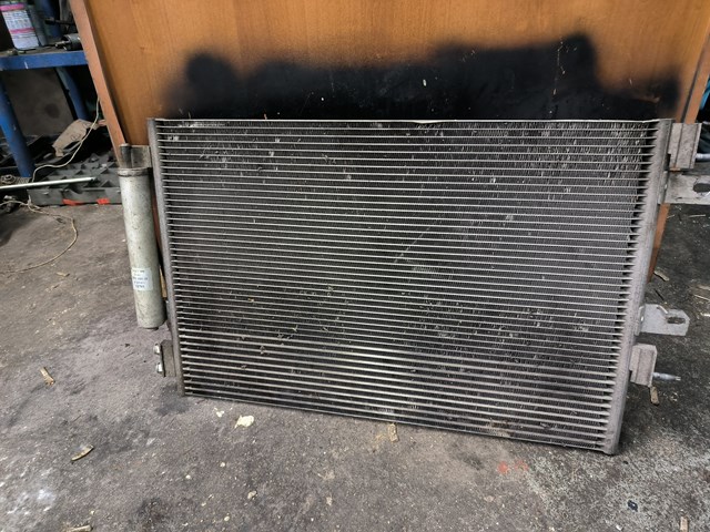 83403 Condensador aire acondicionado  disponible Utrera