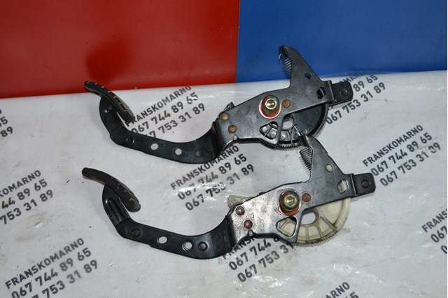RENAULT 8200060841 Pedal embrague  en stock Terrassa