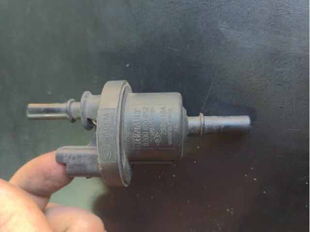 8200660852 RENAULT Valvula De Adsorcion De Vapor De Combustible  comprar en Oviedo
