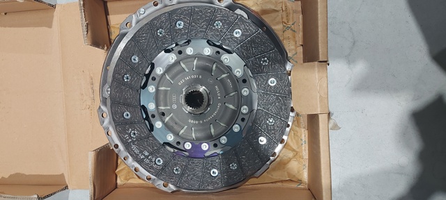 VAG 022141015S Kit de embrague (3 partes)  disponible Valladolid