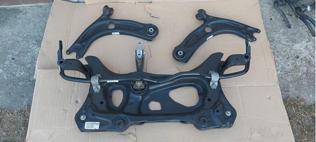 5Q0411303Q Estabilizador delantero  en stock Granada