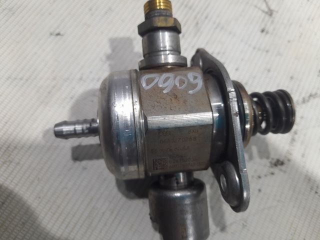 06A127026B Bomba de alta presión  disponible Burgos