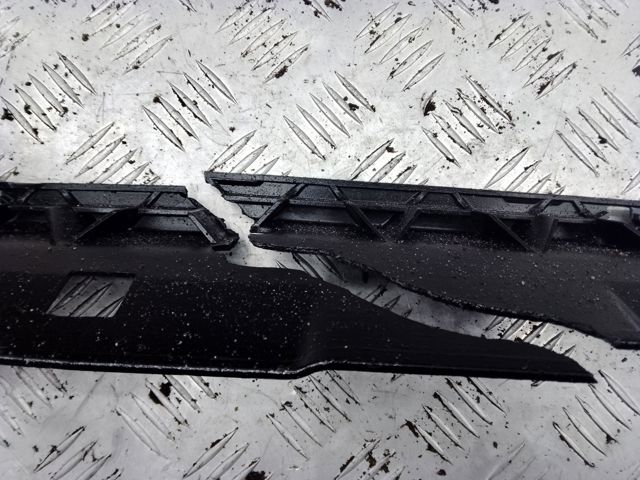 VAG 5N0805588F Soporte de radiador completo  comprar en Murcia