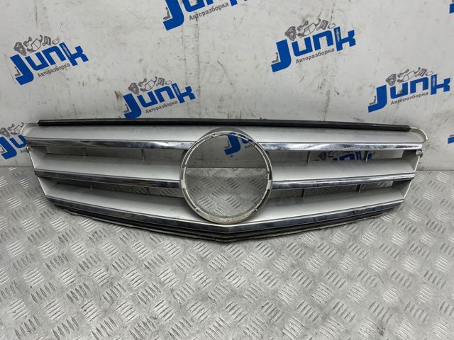 MERCEDES A2048800023 Parrilla  en stock Terrassa