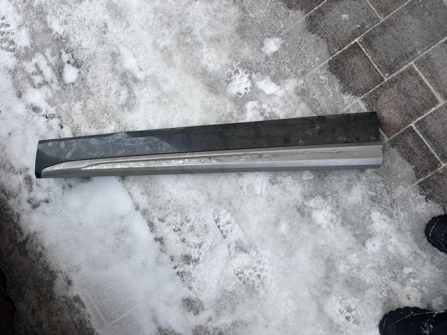 VAG 80A853959GGRU Moldura de puerta delantera izquierda inferior  disponible Valladolid