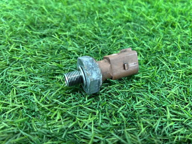 04L919081B Indicador, presión del aceite  disponible Utrera