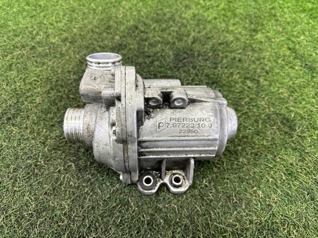 11515A05704 BMW Bomba de agua  disponible Ourense