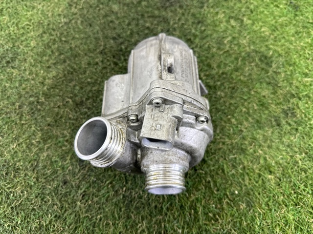 11515A05704 BMW Bomba de agua  en stock Huelva