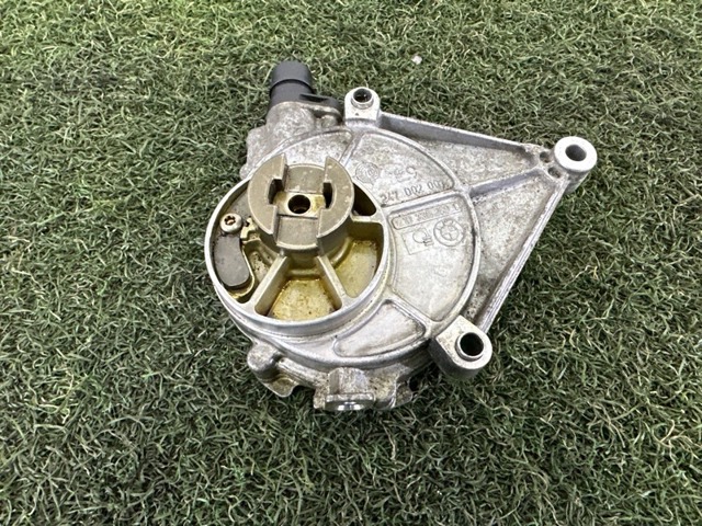 11667640279 BMW Bomba de vacío  disponible Vigo