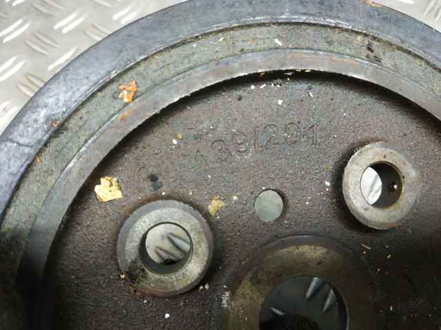 30677464 Polea de cigüeñal  en stock Castellón