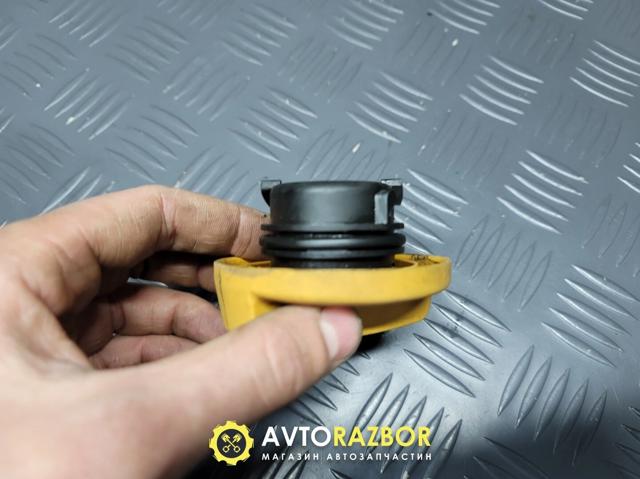 808203 Tapa (tapón) del depósito de combustible  comprar en Pontevedra