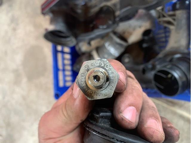 036919081C Indicador, presión del aceite  disponible Utrera