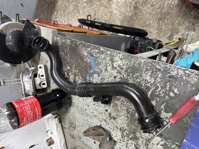 8200201617 RENAULT Tubo flexible de aire de sobrealimentación derecho  en stock Gandía