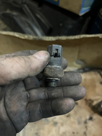 2524089960 Sensor de presión de aceite  en stock Castellón