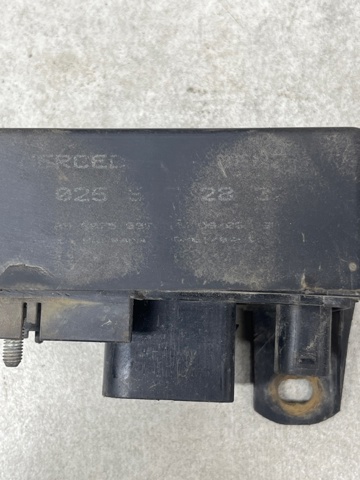 MERCEDES 255452832 Relé de bujía de precalentamiento  comprar en Ponferrada