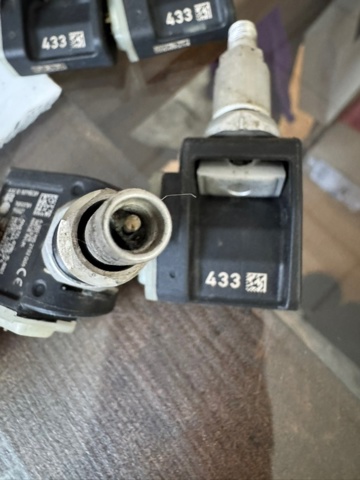 A0009052102 Sensor de presión de neumáticos  en stock Granada