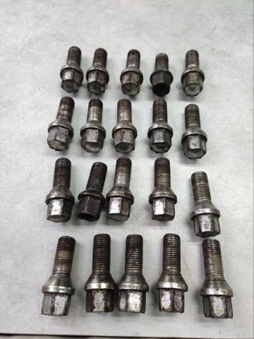 WHT001812 VAG Tornillo de rueda comprar Bilbao