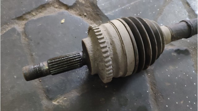 RENAULT 8200571878 Árbol de transmisión delantero derecho  en stock Valencia