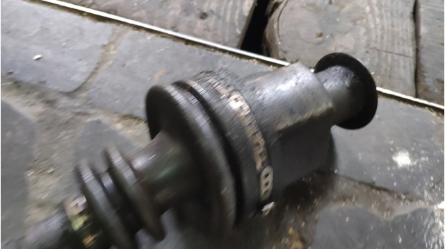 8200571878 Árbol de transmisión delantero derecho comprar Girona