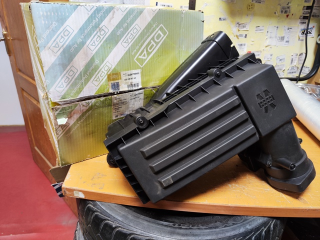 DIAMOND 11291796402 Caja del filtro de aire  en stock Salamanca