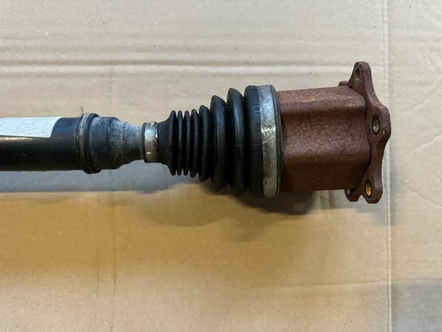 7N0407764R Árbol de transmisión delantero derecho  disponible Málaga