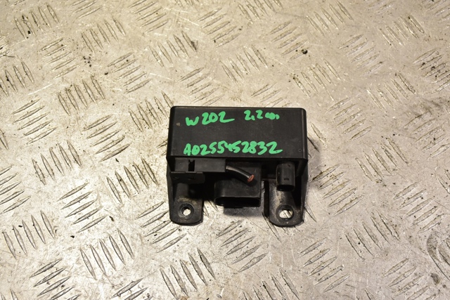 A0255452832 MERCEDES Relé de bujía de precalentamiento  comprar en Jaén