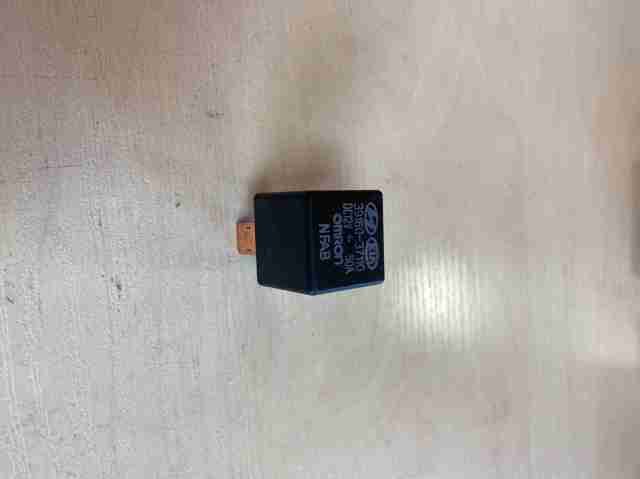 3916037110 Relé de bujía de precalentamiento  disponible Utrera