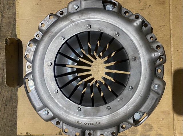 122011510 Plato de presión de embrague  en stock Granada