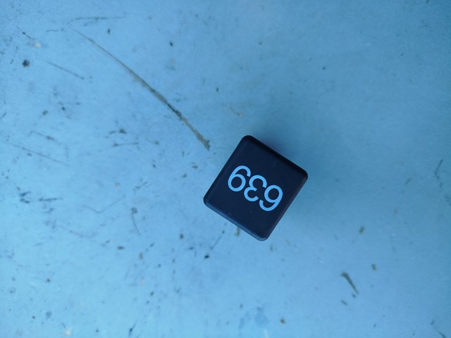 4E0907282A Relé de bujía de precalentamiento  disponible Utrera