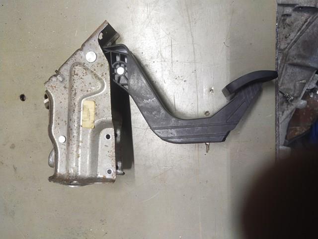 A9062900501 MERCEDES Pedal embrague  en stock Córdoba