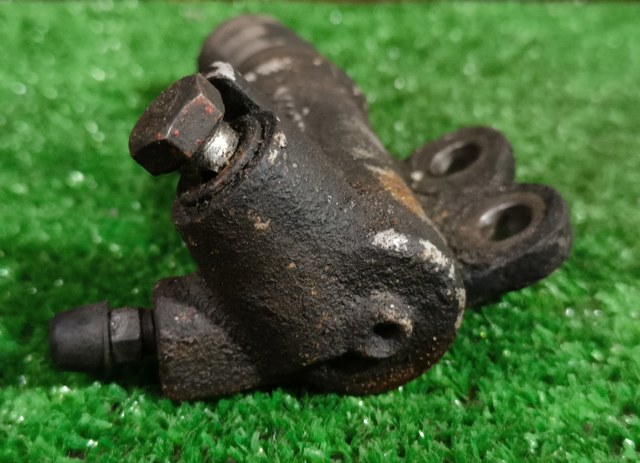 MR980832 Bombin de embrague comprar Girona