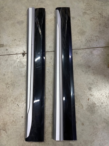 80A853959GGRU Moldura de puerta delantera izquierda inferior  comprar en Reus