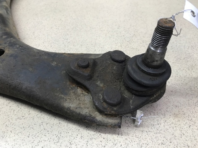 4806842040 Barra oscilante, suspensión de ruedas delantera, inferior derecha  en stock Castellón