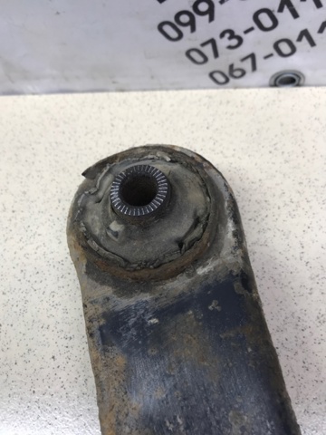 TOYOTA 4806842040 Barra oscilante, suspensión de ruedas delantera, inferior derecha  en stock Terrassa