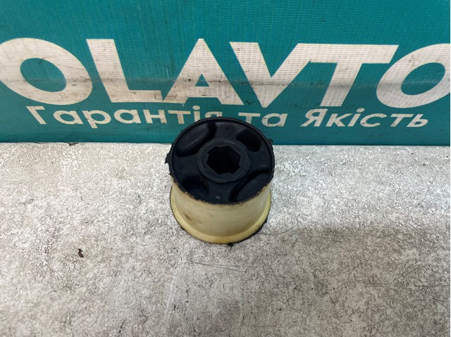 3C0199231D Silentblock de suspensión delantero inferior  disponible Málaga