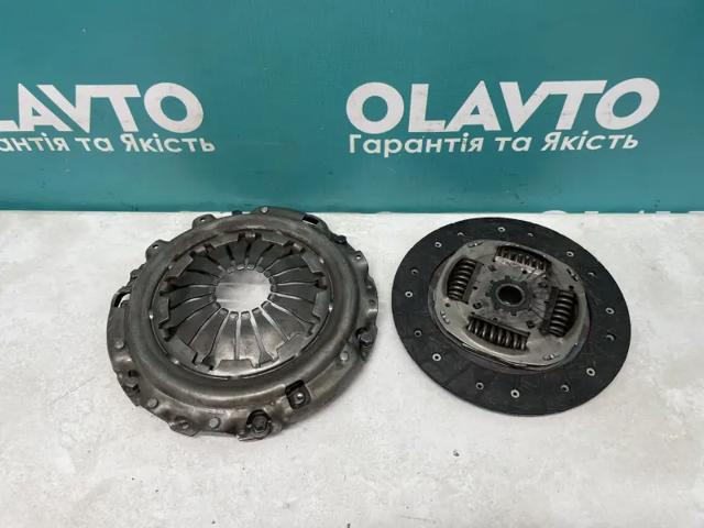 RENAULT 8200527569 Plato de presión de embrague  en stock Valencia