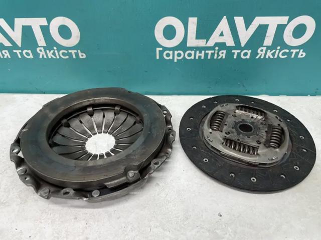 RENAULT 8200527569 Plato de presión de embrague  en stock Terrassa