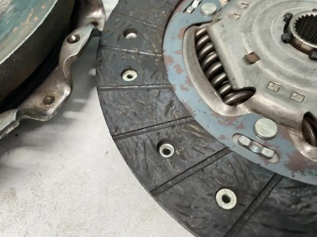 8200527569 RENAULT Plato de presión del embrague  disponible Vigo