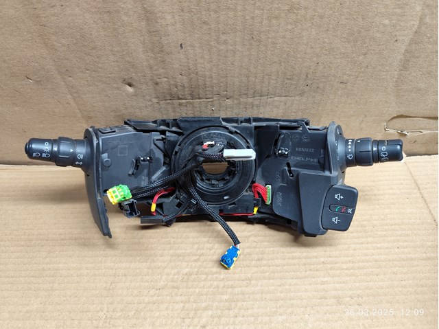 8201590627 RENAULT Conmutador en la columna de dirección, parte central comprar Madrid