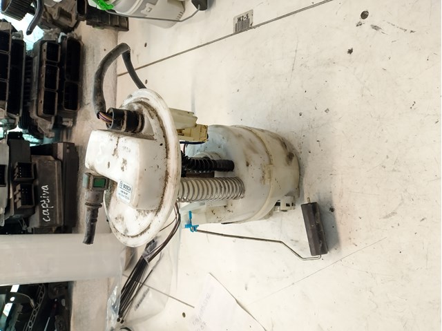 RENAULT 172029382R Bomba de gasolina comprar Barcelona