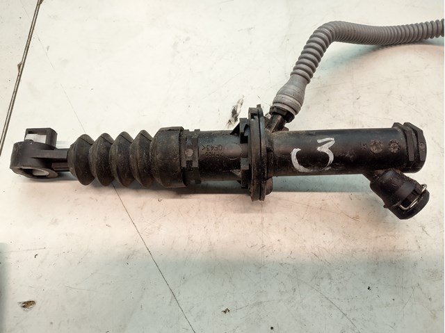 306105773R RENAULT Cilindro maestro de embrague  en stock Córdoba