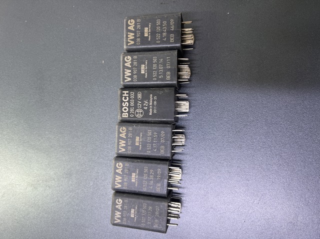 038907281B VAG Relé de los calentadores  en stock Córdoba