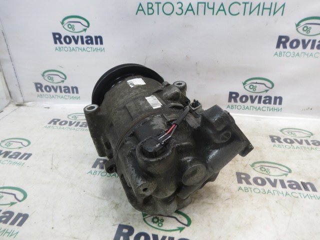RENAULT 8200939386 Compresor de aire acondicionado  disponible Lugo
