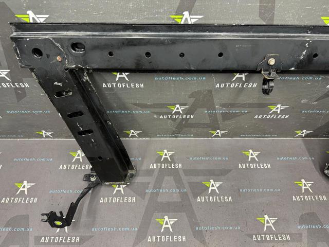 544F00895R Subchasis delantero soporte motor delantero  en stock Castellón