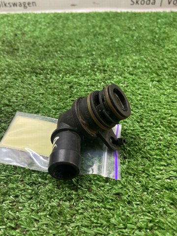 VAG 03F103175A Válvula, ventilaciuón cárter  disponible Valladolid