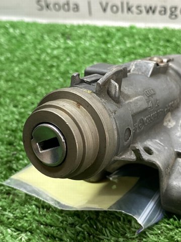 4B0905851P Conmutador de arranque  disponible Málaga