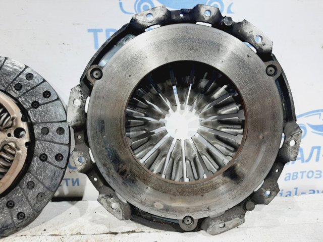 MITSUBISHI MN171120 Plato de presión del embrague  disponible España