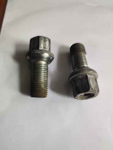 WHT001812 Tornillo de rueda comprar Girona